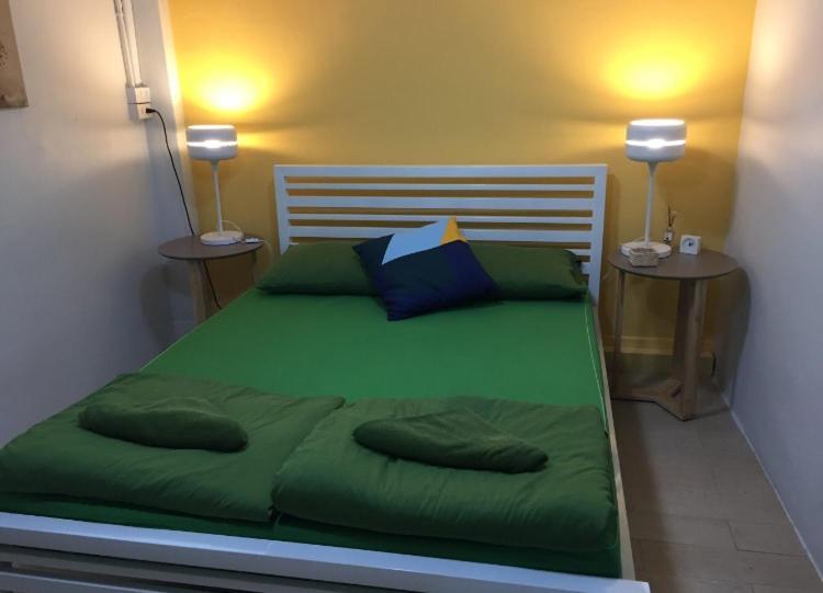 Nacorn Hostel Bangkok Exteriör bild