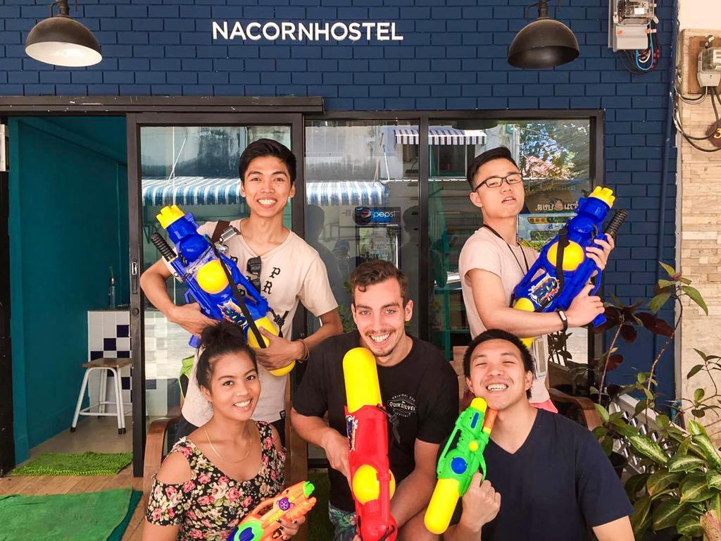 Nacorn Hostel Bangkok Exteriör bild