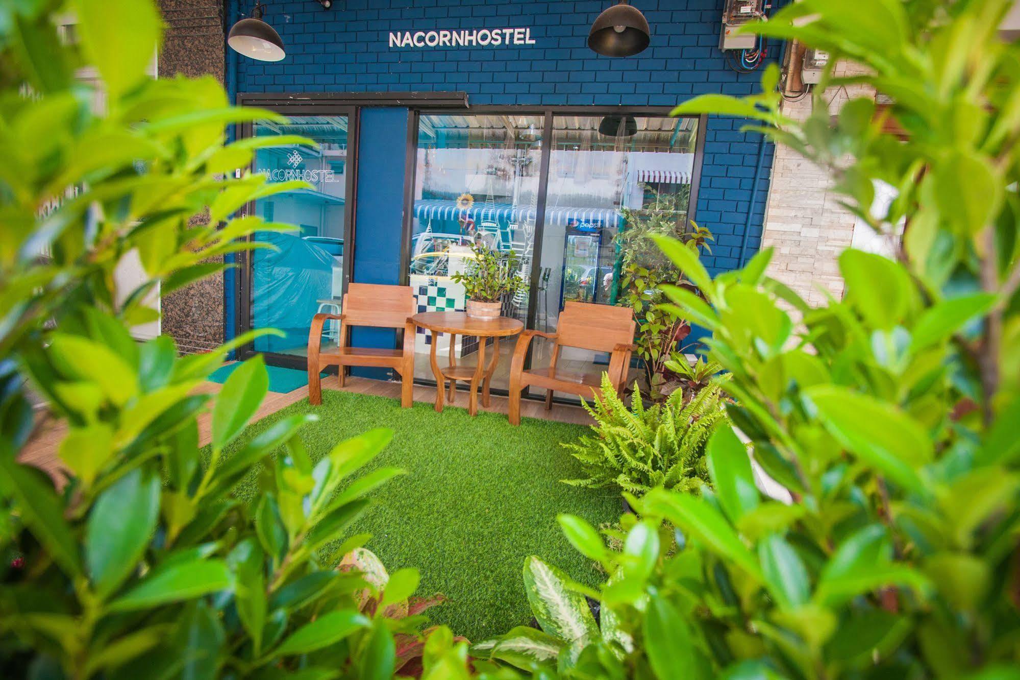 Nacorn Hostel Bangkok Exteriör bild