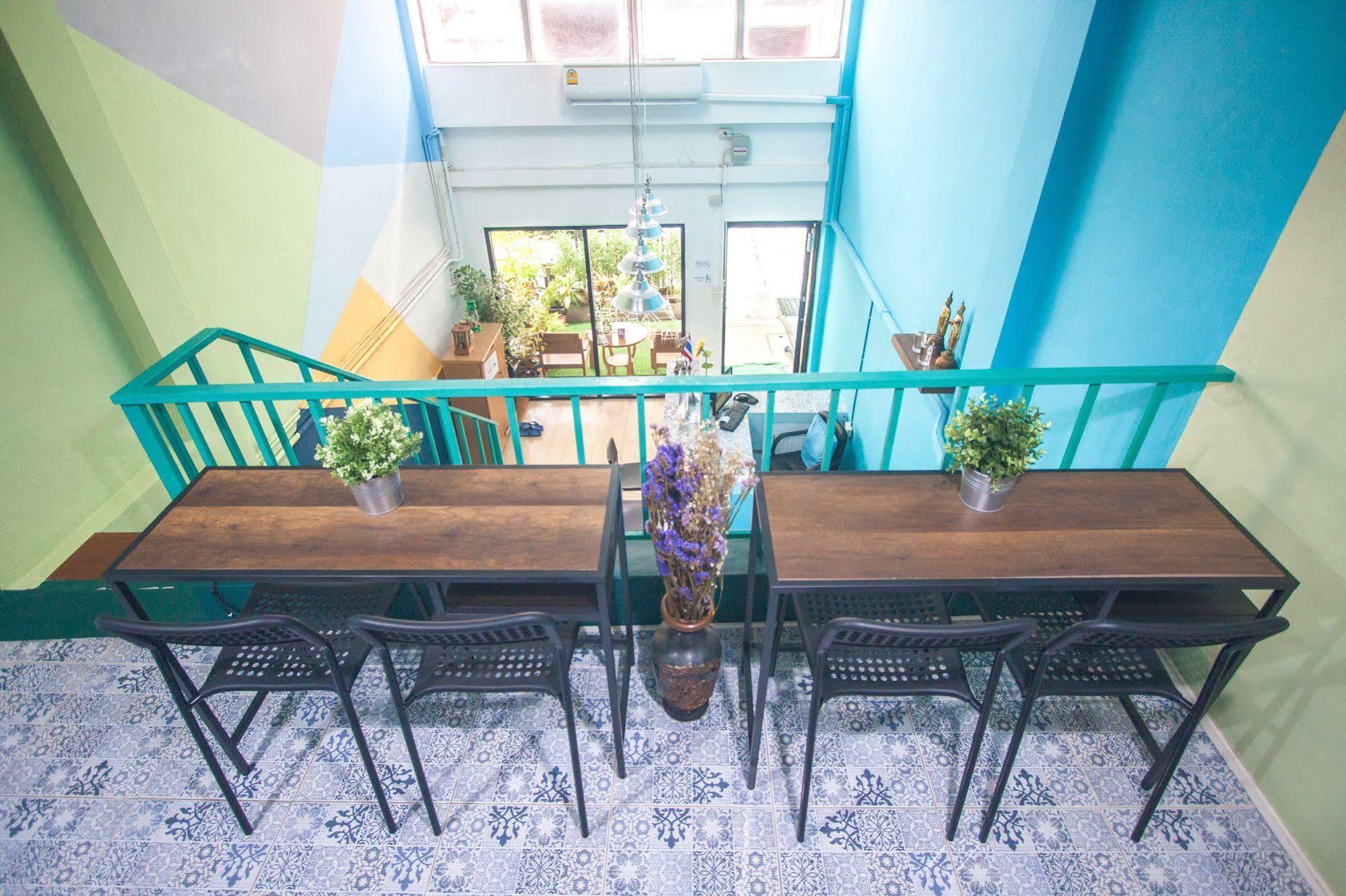 Nacorn Hostel Bangkok Exteriör bild