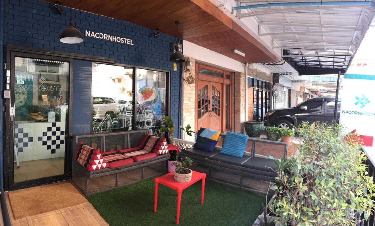 Nacorn Hostel Bangkok Exteriör bild