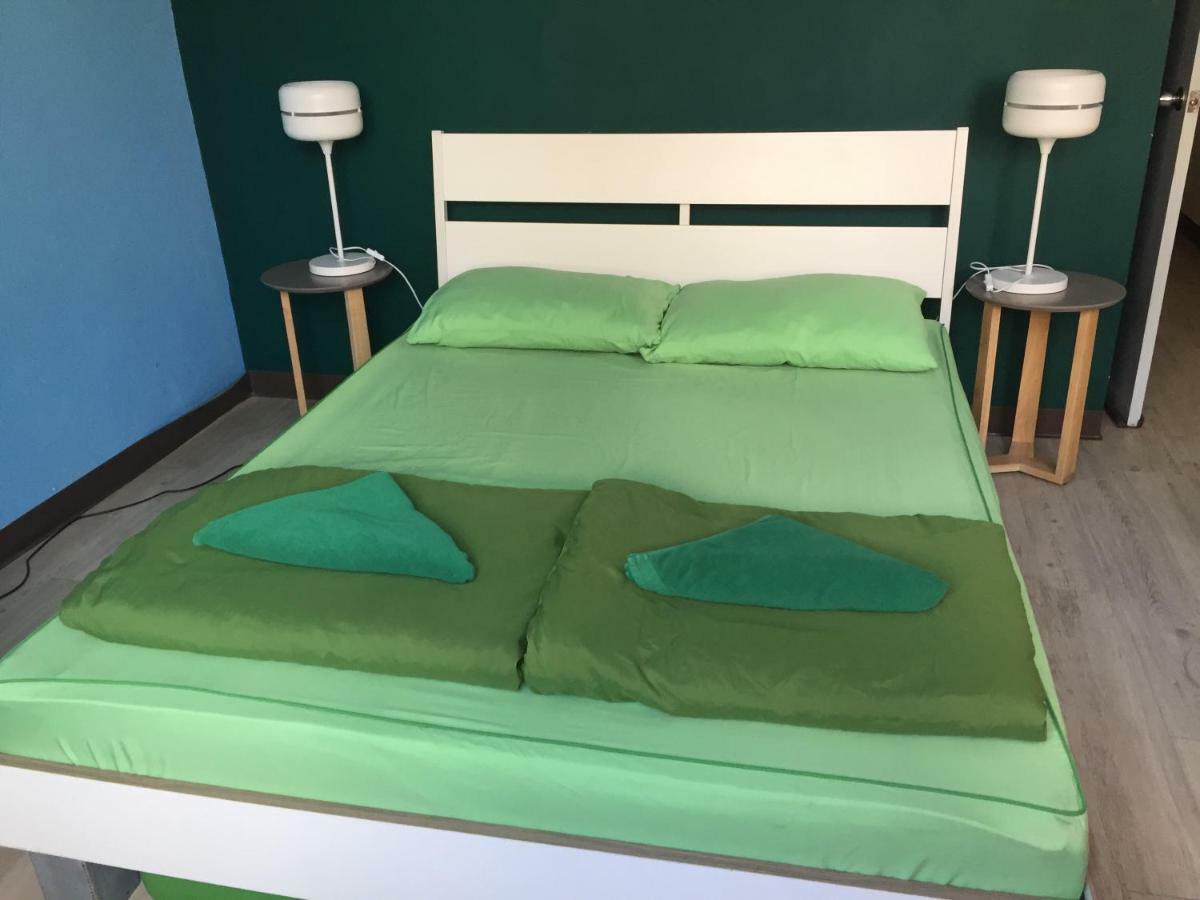 Nacorn Hostel Bangkok Exteriör bild