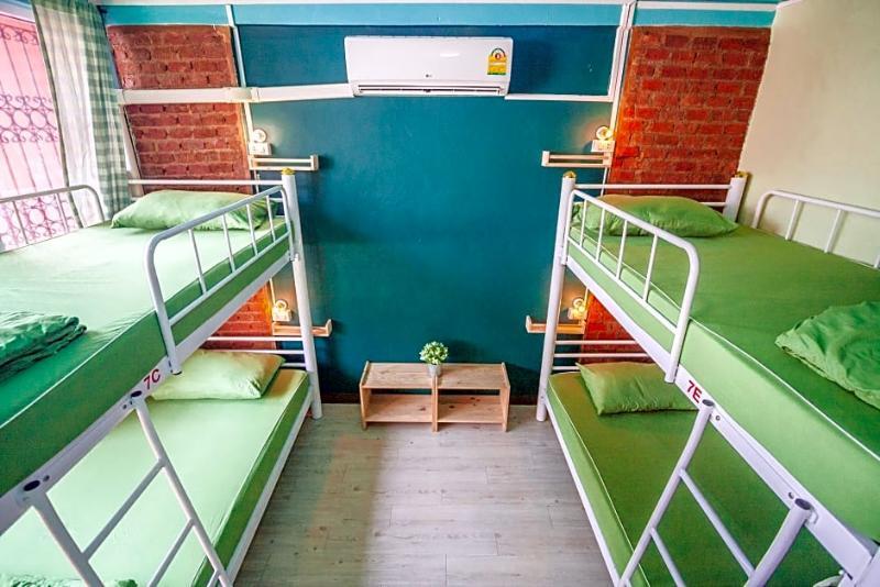 Nacorn Hostel Bangkok Exteriör bild